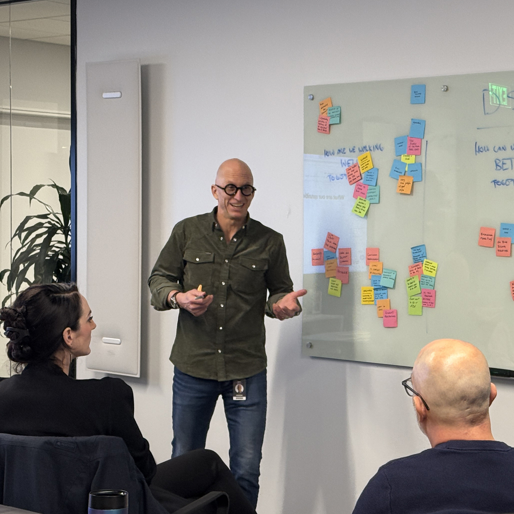 Creative coaching workspace with natural materials